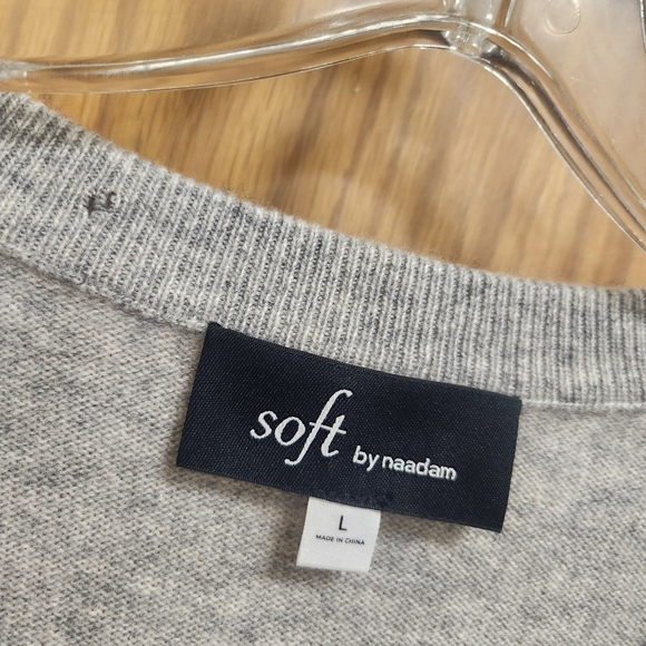 Soft By Naadam 100% Cashmere Gray Long Sleeve Pullover Sweater Size L. - Picture 4 of 5